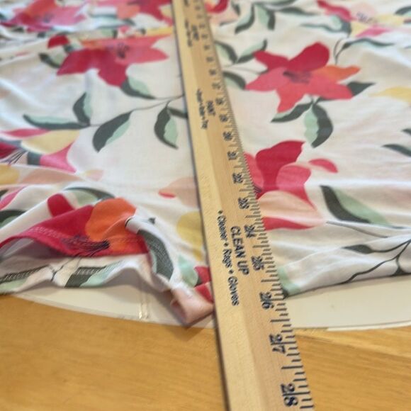 Liz Claiborne Popover Henley Floral Flowing Top - Picture 7 of 9